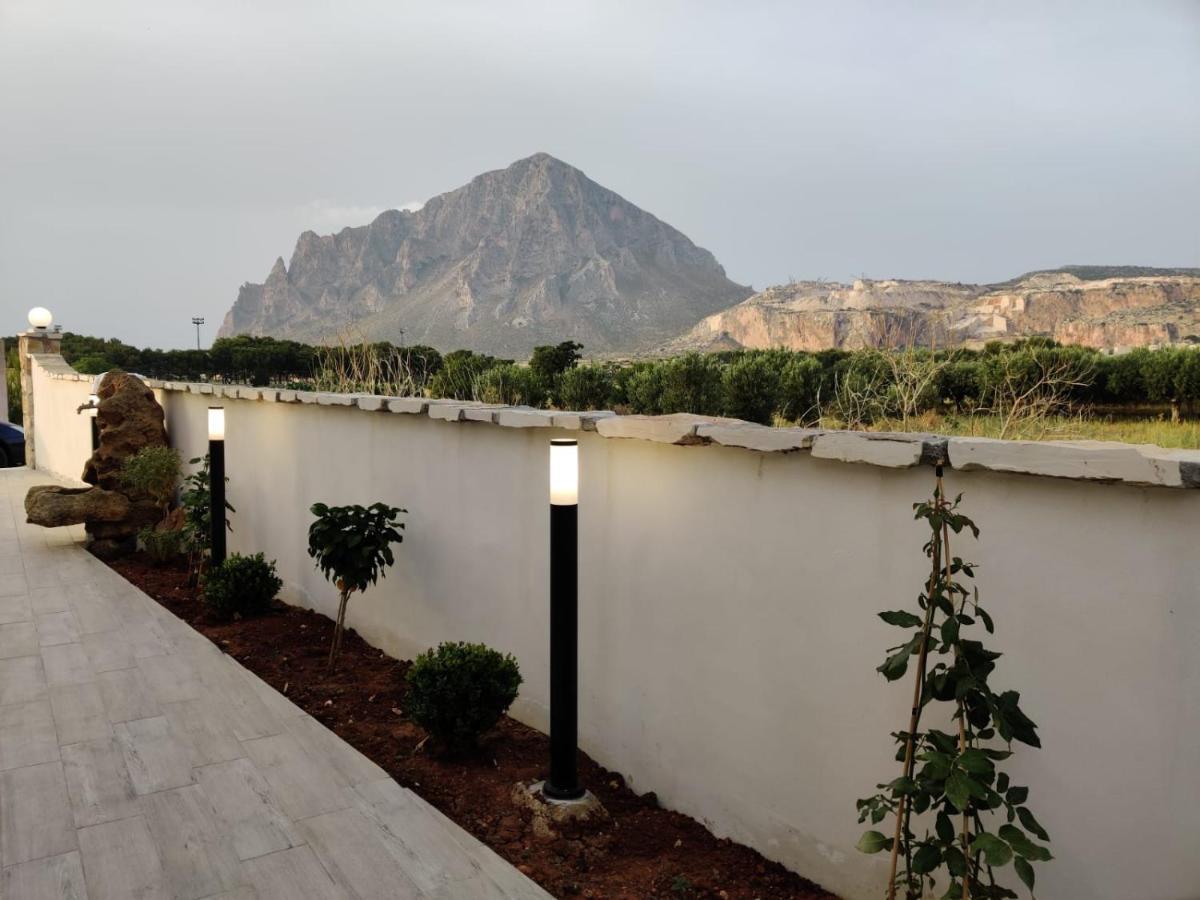 Dove Sorge Il Sole Bed & Breakfast Custonaci Exterior photo